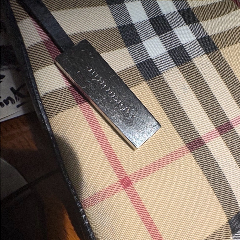 Burberry Beige and Black Plaid Bag: Burberry pochette/small handbag. - Picture 6 of 13
